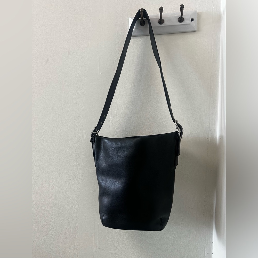 COACH Authentic vintage black leather bucket shoulder bag silver/chrome buckles